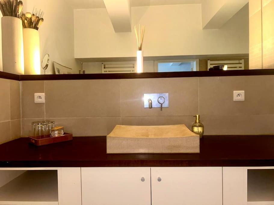 Down Town Spacious Duplex With Private Parking & Game Room Brussels Ngoại thất bức ảnh