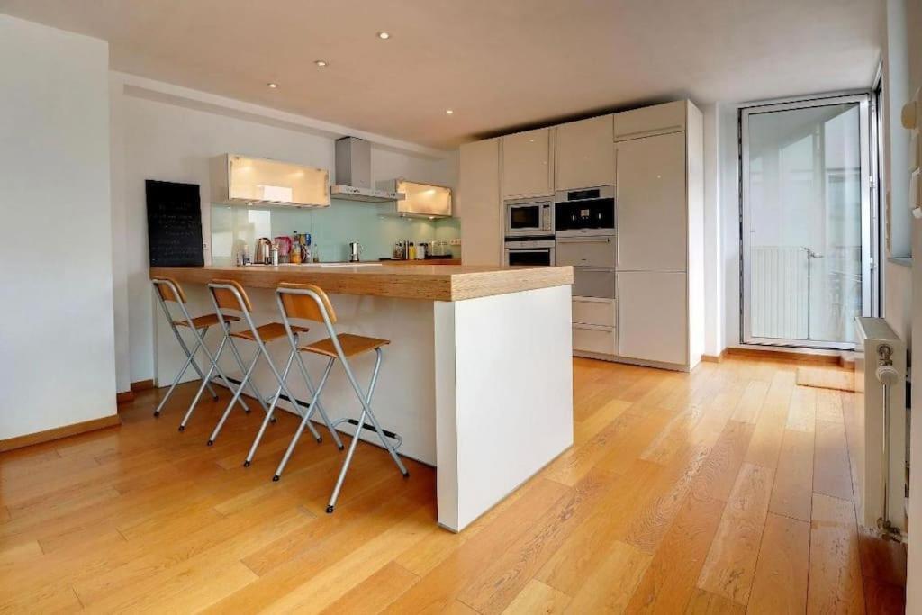 Down Town Spacious Duplex With Private Parking & Game Room Brussels Ngoại thất bức ảnh